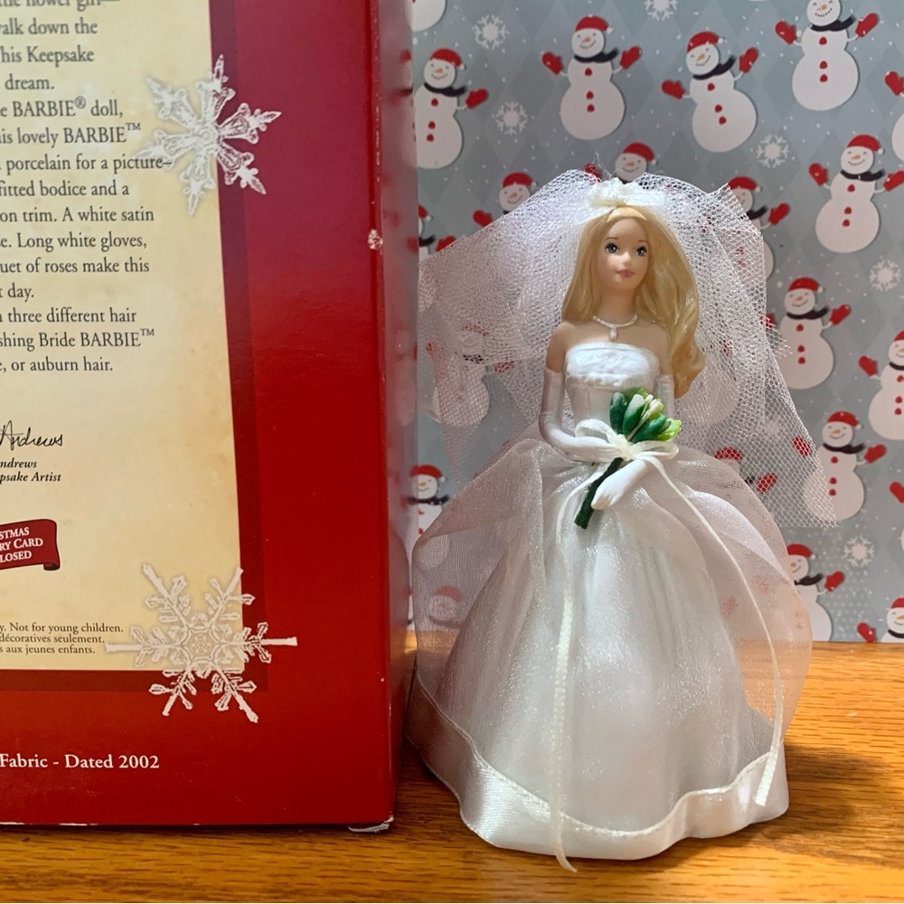 🎄2/30🎄 Hallmark Keepsake Ornament ~ Barbie ~ Blushing Bride 2002